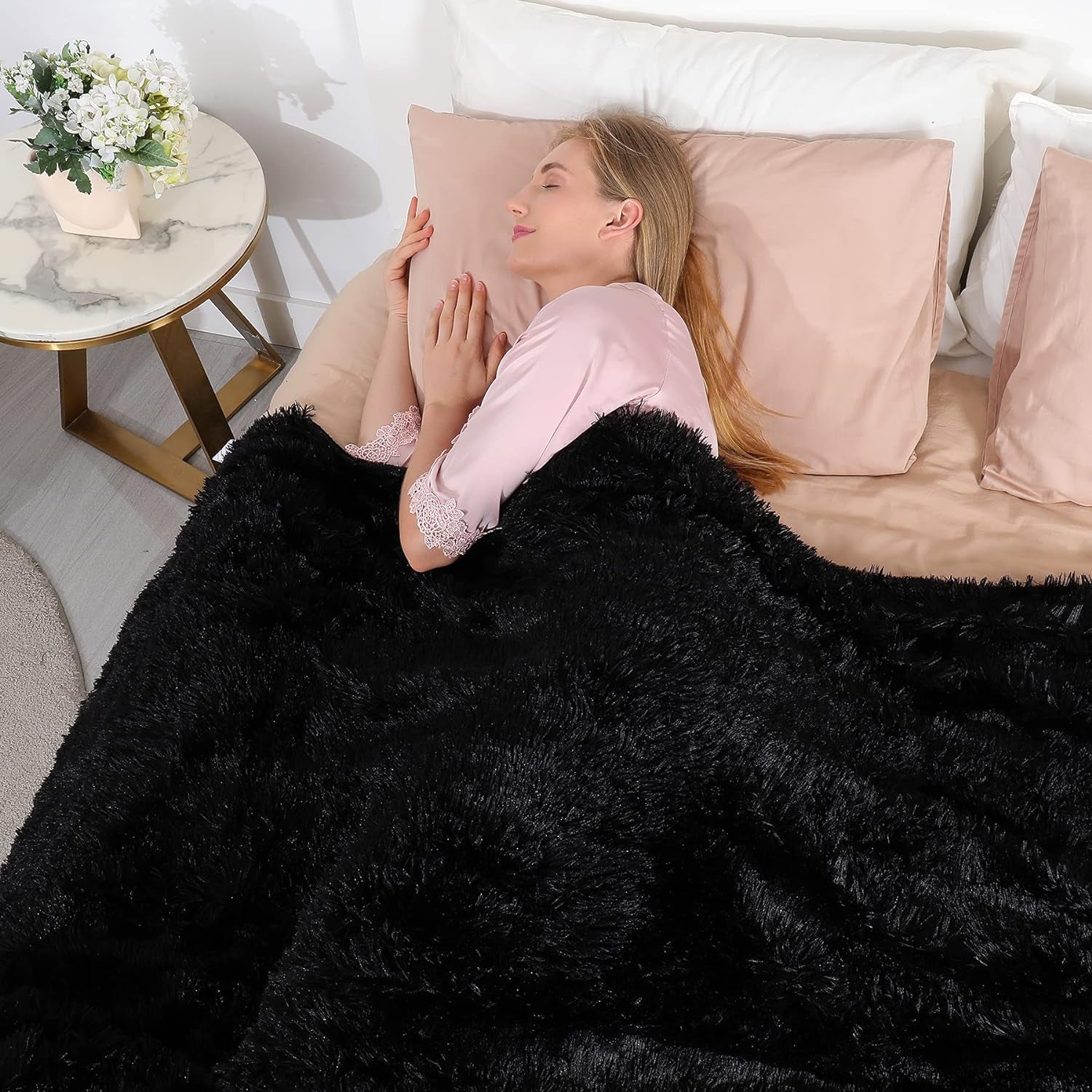 Decorative Soft Faux Fur Throw Blanket